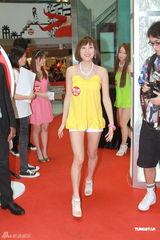 组图：吉泽明步希崎杰西卡亮相 下月将于香港开唱