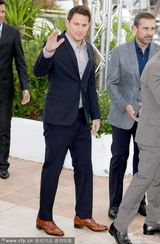 组图：《狐狸猎手》塔图姆客串摄影师耍宝不停