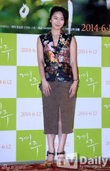 组图：申敏儿朴海日清新亮相《庆州》记者会