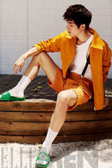 组图：陈学冬曝光写真大片 温暖调皮花美男来袭