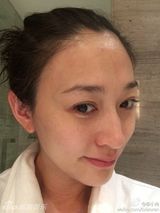 组图：38岁李小冉晒素颜照 双层睫毛天生眼线