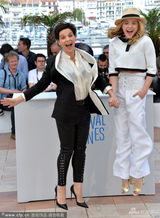 组图：《锡尔斯玛利亚》亮相戛纳 新老女神灿笑