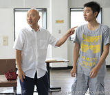 组图：陈佩斯儿子神似其父 24岁挑梁话剧