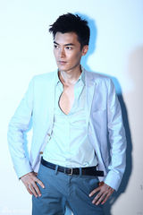 组图：纪宁写真曝光夏日清爽风格