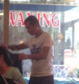 组图：文章马伊琍现身洛杉矶中餐馆 低调避镜头