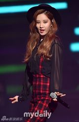 组图：少女时代分队女团TTS三女劈腿自摸大秀性感舞姿