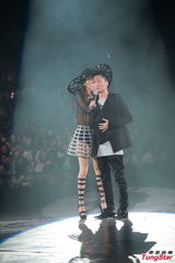 组图：薛凯琪个唱性感大秀事业线 笑言像梦境