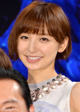 组图：《家族狩猎》篠田麻里子挑战不良少女