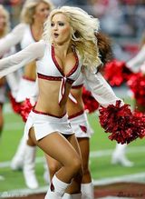 组图：美女拉拉队性感热舞 火辣诱人吸眼球