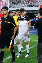 组图：世界杯来啦！孙楠最期待中国对决巴西