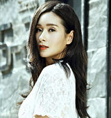 组图：杨恭如初夏完美搭配 展都市女强人范