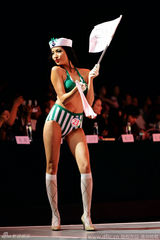 组图：2014全球比基尼赛 各国佳丽酥胸玉腿争艳