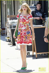 组图：斯威夫特金发闪耀 印花裙夏日青春洋溢
