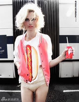 组图：最美男模宣布变性 时尚大片雌雄同体