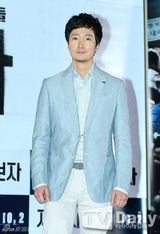 组图：韩星柳贤京刘延锡等宣传《举报者》