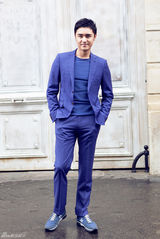 组图：明道李小冉探寻巴黎街巷 共享浪漫时光