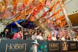 组图：《霍比特人》全球首映 红毯吸引近十万人围观