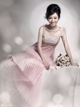 组图：索妮拍唯美婚纱大片 清雅端庄美而不妖