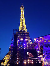 组图：郎朗受邀法国国庆 艾菲尔铁塔下浪漫独奏