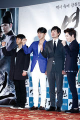 独家：玄彬携《逆鳞》复出 戏里恶斗戏外欢乐