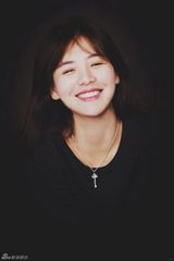 组图：马思纯青春鬼马写真 嘟嘴显可爱