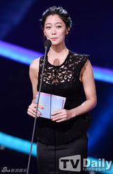 组图：胡歌金秀贤郑元畅首尔电视节同获人气奖