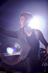 独家高清：EXO出道两年首开唱 11成员一夜长大