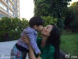 组图：霍思燕热吻老公惊呆儿子 谢娜喊张杰男神