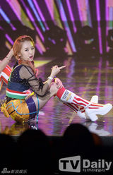 组图：《the show》众星云集 NS允智超短裙亮相