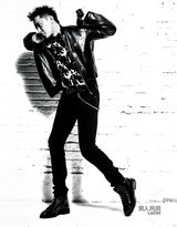 组图：韩庚登封面 自称是《变4》彩蛋