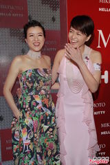 组图：梁咏琪陈茵媺同当孕妇 齐怀3个半月宝宝