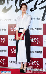 组图：金泰熙等捧场宋承宪新片 希澈咬票四次元