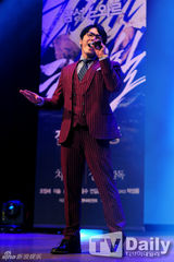 组图：车胜元高京表辉星亮相《高跟鞋》纪念会