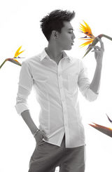 组图：陈希郡时尚写真曝光 展绅士熟男气质