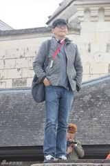 组图：花爷秦汉偷懒耍帅 刘烨遇粉丝招架不住