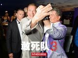 组图：《敢死队3》戛纳开趴 史泰龙阿诺贴面舞