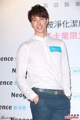 组图：柯震东涉毒锦荣感惊讶 望小时代不受影响