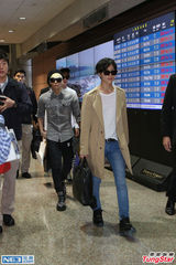 组图：SHINee三成员抵台 帅气引粉丝痴狂尖叫