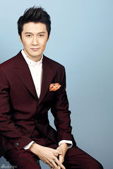 组图：迟帅时尚大片糖果色暖男笑动人心