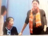 组图:张艺谋全家福首曝光 陈婷携3子女温馨出镜