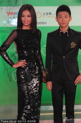 组图：上海电视节红毯 刘涛大尺度露背装吸眼球