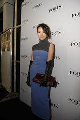 组图：董洁米兰时装周头排观秀气场十足