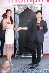 组图：吴千语否认美国秘婚 透露成功融入林家