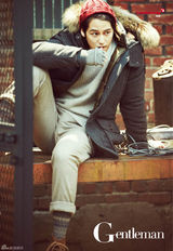 组图：韩星金汎(金范)写真 深邃眼神传递秋日暖意