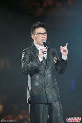 组图：张学友郑秀文等红馆开唱致敬张耀荣