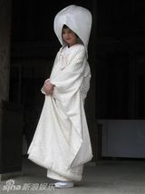 组图：佐佐木希新戏穿日本传统婚服美若天仙