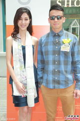 组图：港姐陈凯琳适应拍剧生活 因剧情常忍笑