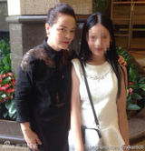 组图：孙俪母亲晒与女儿昔日合影 美艳近照曝光