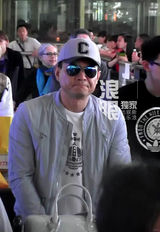 独家：秦海璐王新军甜蜜回京默契十足(图)