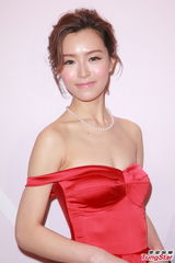 组图：文咏珊高价转会 前老板黎明拍短片祝贺